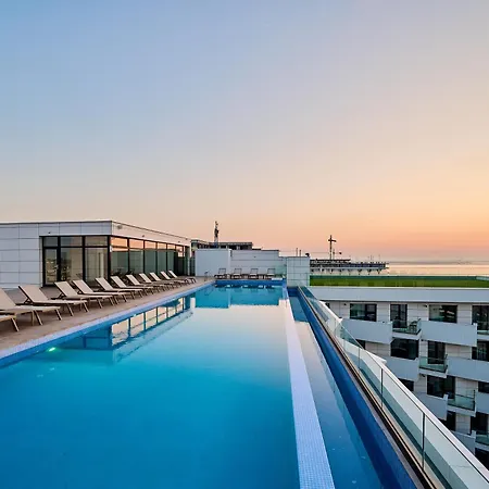 Sea & Smarald In Infinity Pool & Apartment Năvodari
