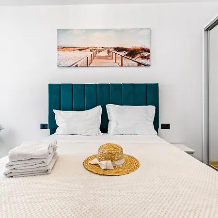 Sea & Smarald - Infinity Pool & Daire Navodari