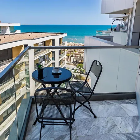 Sea & Smarald - Infinity Pool & Daire Navodari