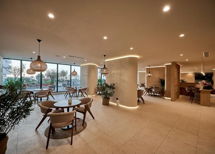 Sea & Smarald - Infinity Pool & Năvodari