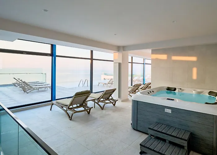 Sea & Smarald - Infinity Pool & Năvodari