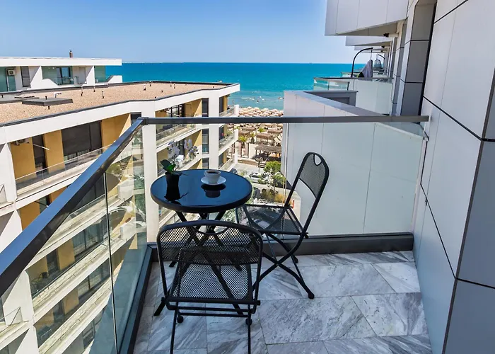 Sea & Smarald - Infinity Pool & Daire Navodari