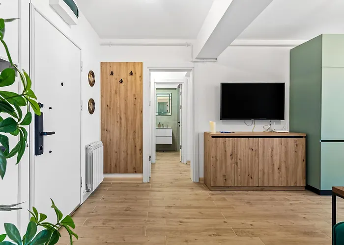 Sea & Smarald - Infinity Pool & Năvodari