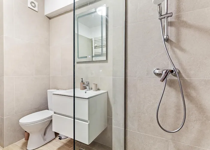 Sea & Smarald - Infinity Pool & Năvodari